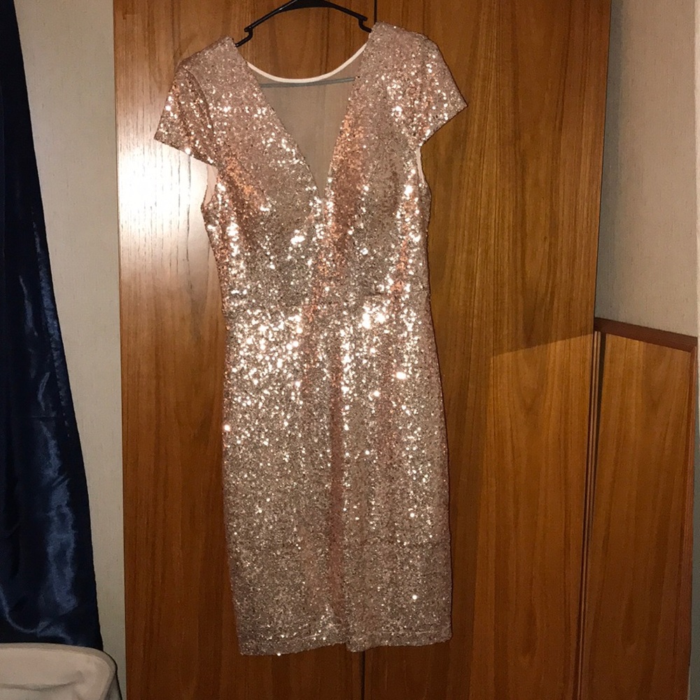 New girl dress never worn tags still on it